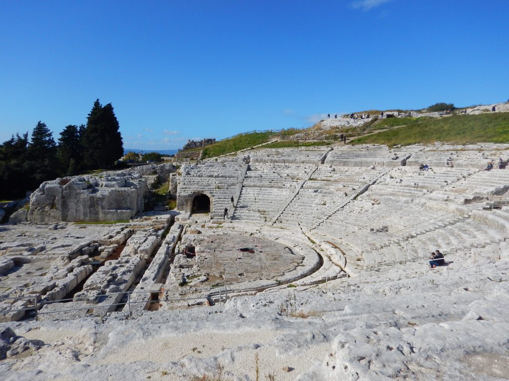 Situl Arheologic Neapolis | amfiteatrul Neapolis | obiective turistice siracusa |