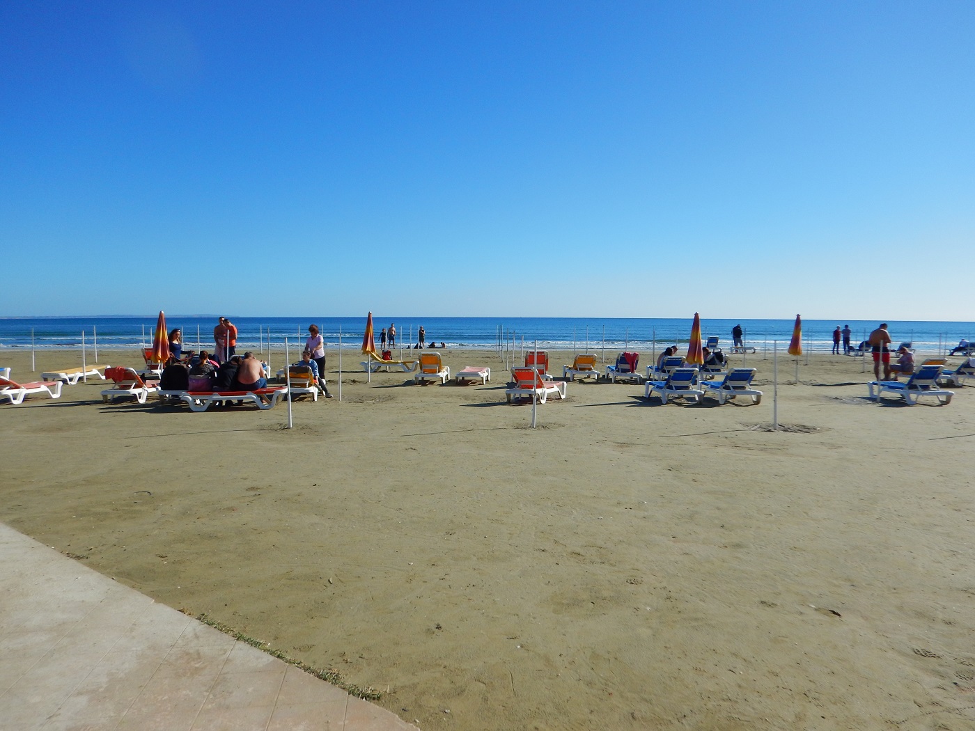 Plaja Finikoudes | plaja Larnaca | plaje cu nisip Cipru |