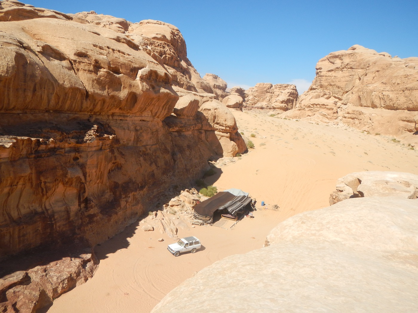 desert Iordania | priveliste de pe stanca | cortul beduinilor |
