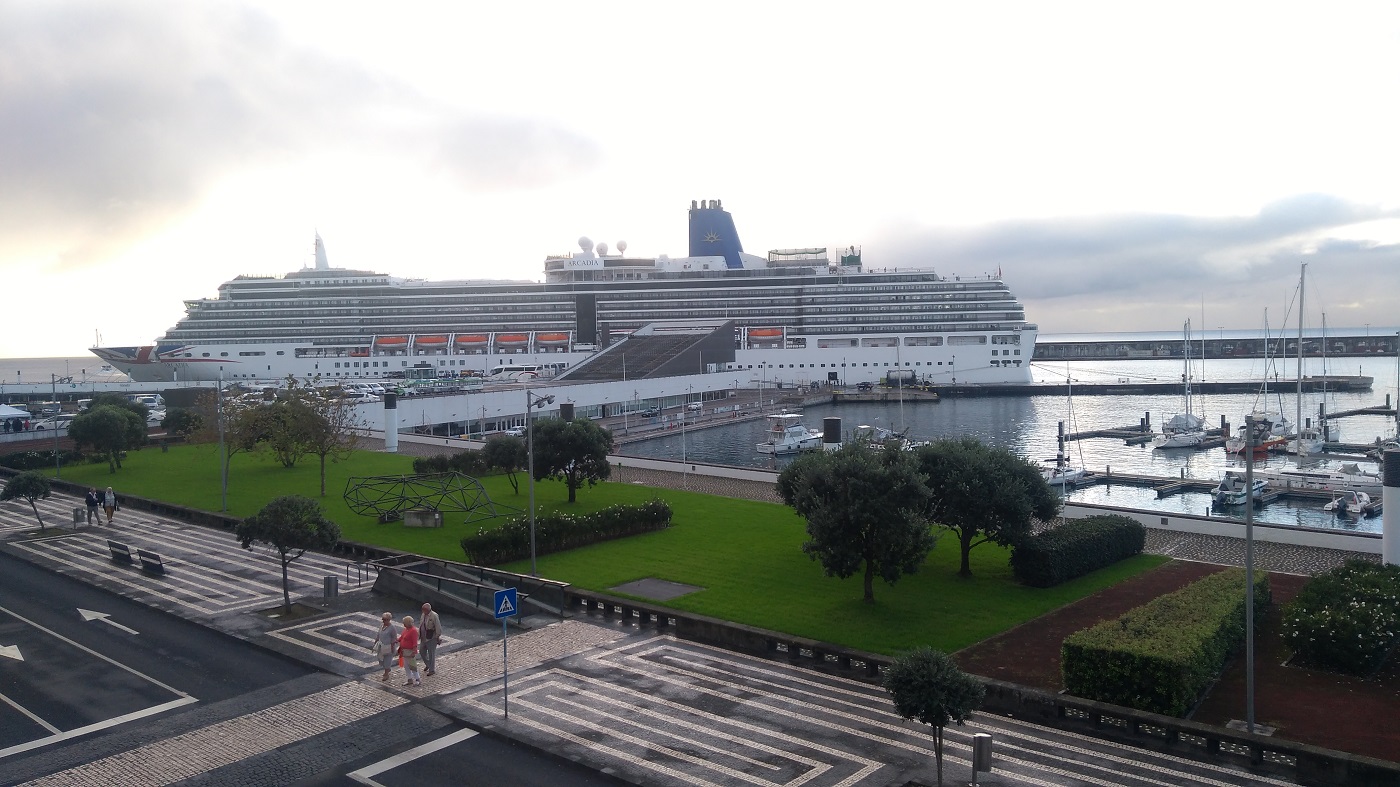 vas de croaziera in Ponta Delgada | port Ponta Delgada |