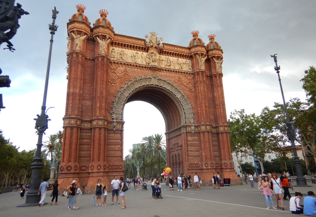 obiective gratuite Barcelona | arcul de triumf |