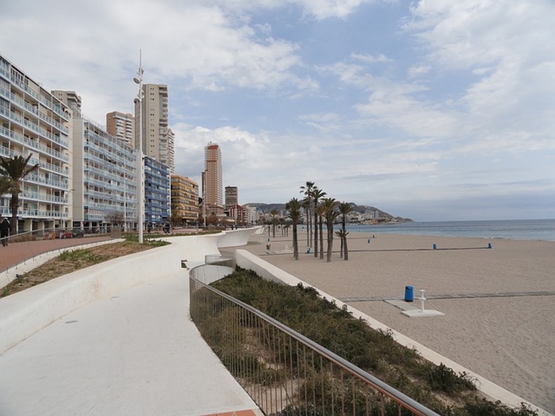 plaja Poniente | Benidorm | plaja Benidorm | Calatorul multumit |