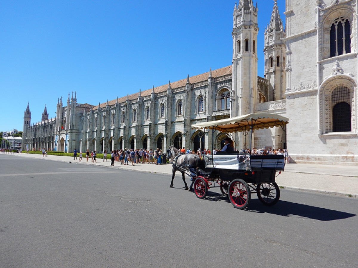 top obiective turistice Lisabona | Lisabona Portugalia | Manastirea Ieronimilor | plimbare cu trasura |