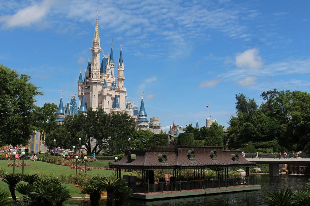 Multumit Tot ce trebuie sa stii cand mergi la Disneyland Paris - Calatorul Multumit