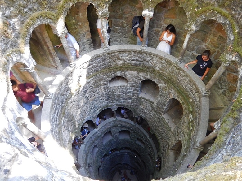 fantana Quinta da Regaleira | Sintra | Calatorul Multumit |