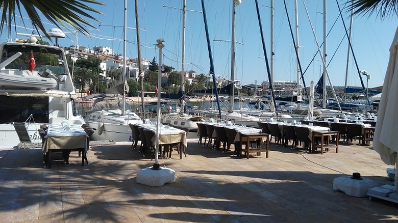 Cesme marina | port Cesme | Calatorul multumit |