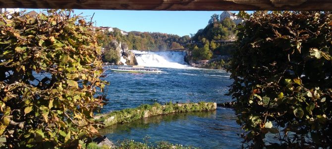 Ce poti vedea si cat costa o plimbare la Cascada Rinului din Elvetia ? Ce poti vedea si cat costa o plimbare la Cascada Rinului din Elvetia ?