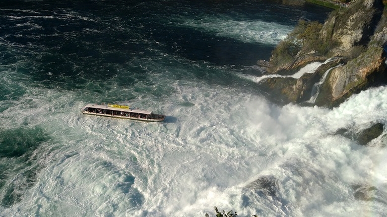 Barca la Cascada Rinului