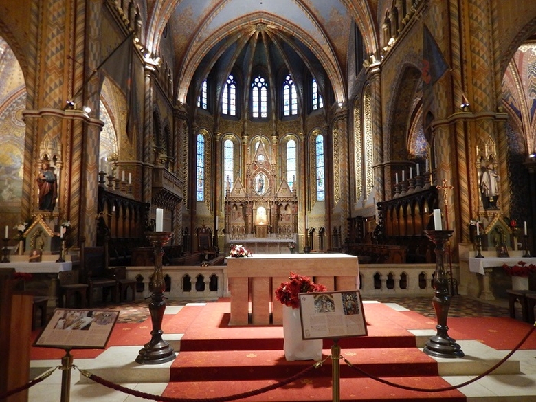 Biserica Matthias Budapesta | interior biserica Matthias |