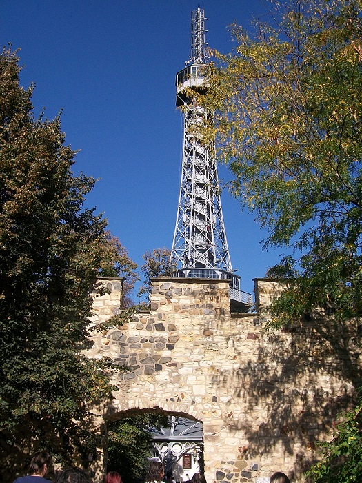 Turnul Petrin | atractii Praga | Calatorul multumit