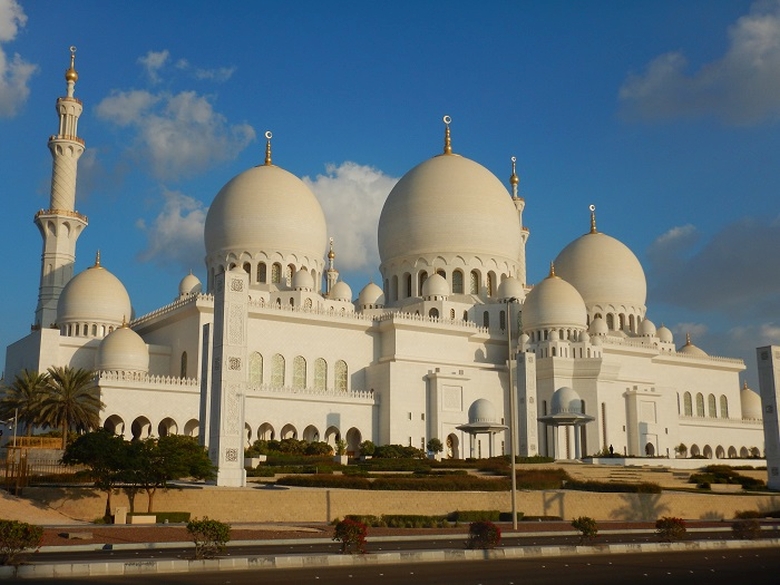 Moscheea din Abu Dhabi | Marea Moschee |