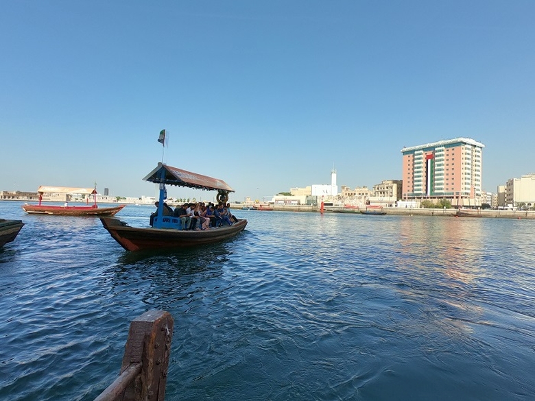 Abra Dubai | trecere cu Abra | barca Dubai | Dubai creek |