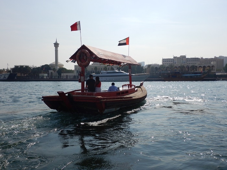 Abra Dubai | abra motorizata | Dubai Creek |