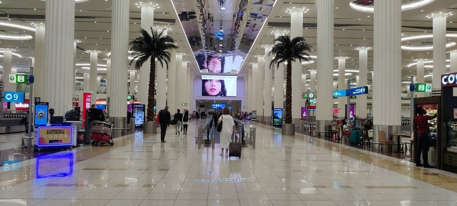 Dubai Aeroport DXB | aeroportul Dubai | terminal sosiri Dubai | Terminal 3 Dubai | vacanta in Dubai |