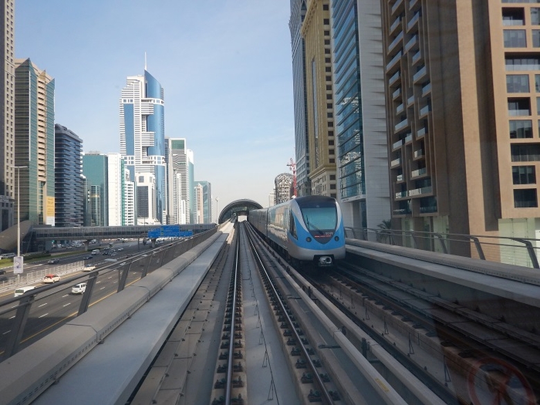 Dubai WTC metrou | transport Dubai | metrou Dubai | nol card | Calatorul Multumit in Dubai | Emiratele Arabe |