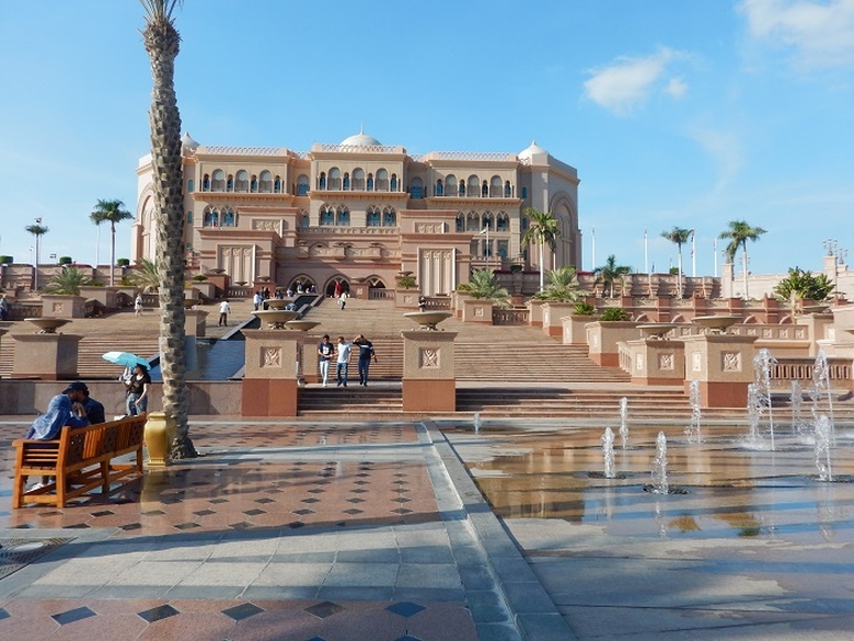 Emirates Palace | Abu Dhabi | Calatorul Multumit |