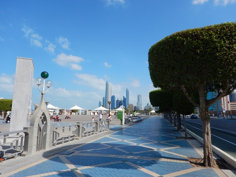 Faleza Corniche | Plaja publica Corniche | Corniche abu Dhabi |