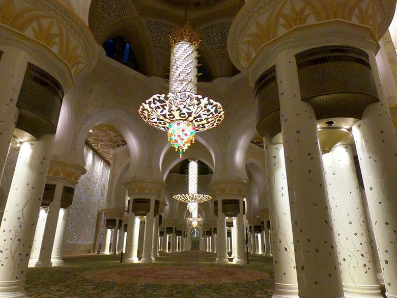 covor in Marea Moschee Abu Dhabi | interior Marea Moschee |