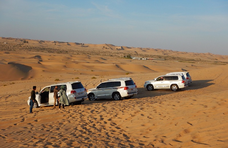 masini desert Emirate | 4x4 desert safari | prin desert |