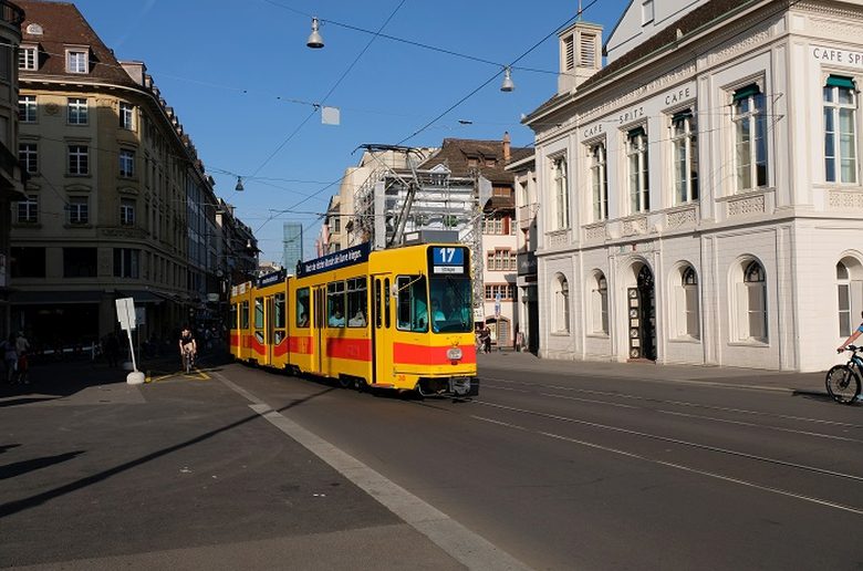 review Basel | tramvai Basel | calatorul multumit
