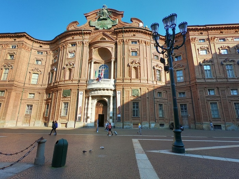 Palatul Carignano | atractii Torino | Calatorul multumit |