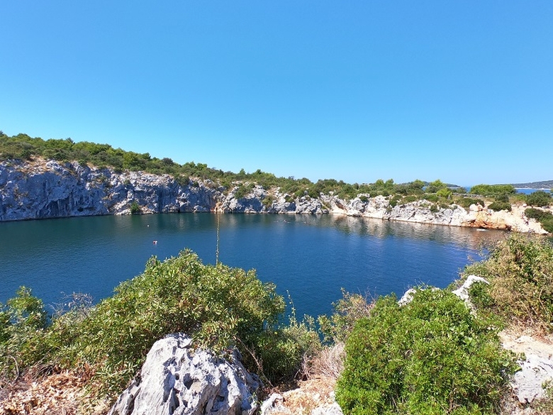 Lacul Ochiul Dragonului | dragon Croatia | lacuri Croatia | legende Croatia | Rogoznica |