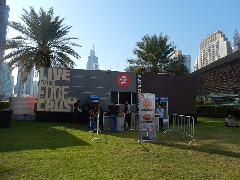 stand Pizza Hut Dubai Revelion 