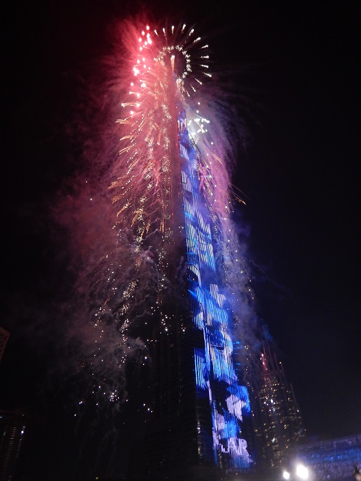 revelion la Burj Khalifa | artificii pe cea mai inalta cladire din lume |
