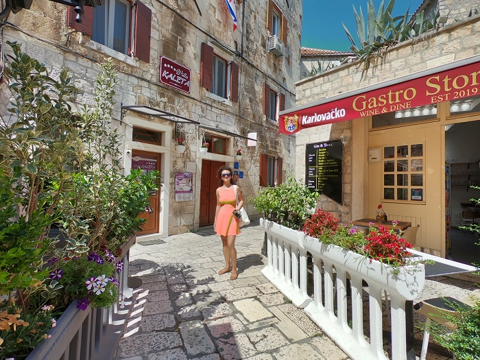 stradute Trogir| Calatorul multumit