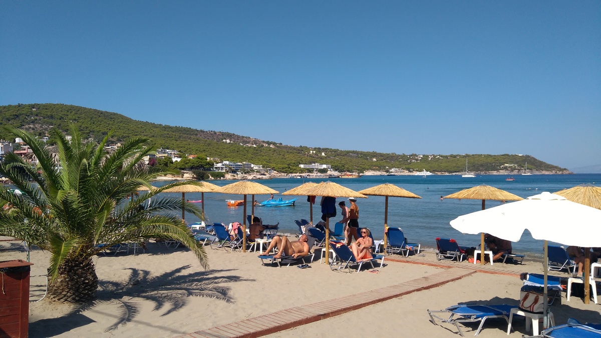Plaja Eghina | Aghia Marina | Eghina | insula Aegina | plaja cu intrare lina in apa |