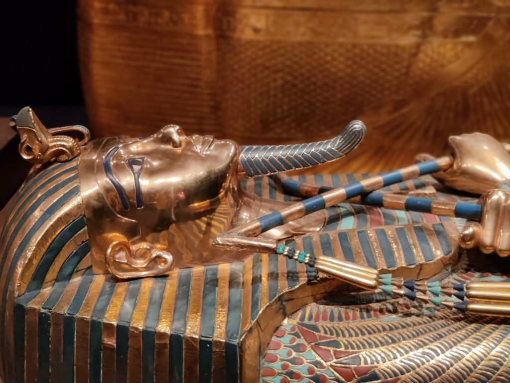 Expozitia Tutankhamon | masca faronului Tutankhamon |