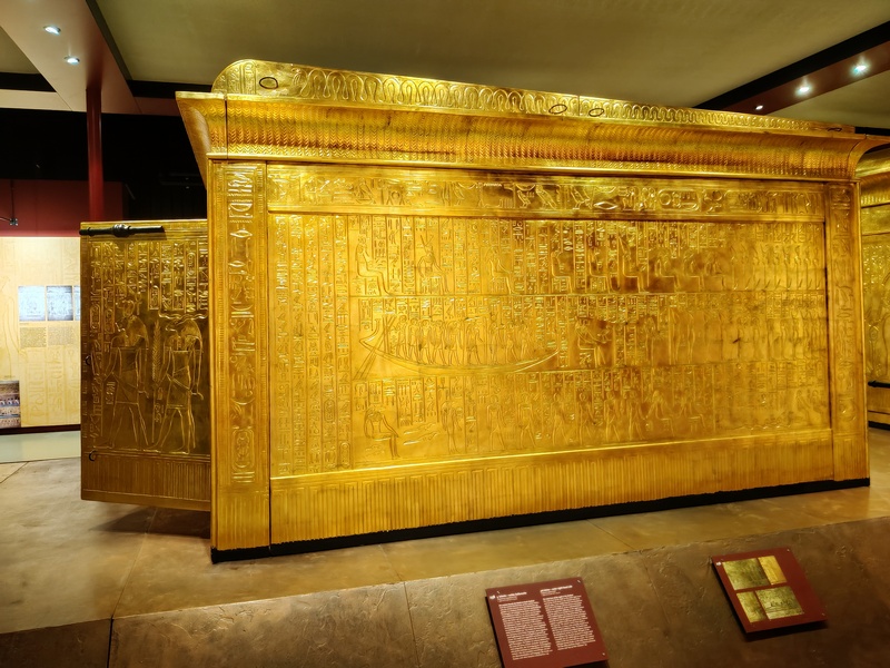 mormantul de aur | faraon mormant | foto Calatorul Multumit |