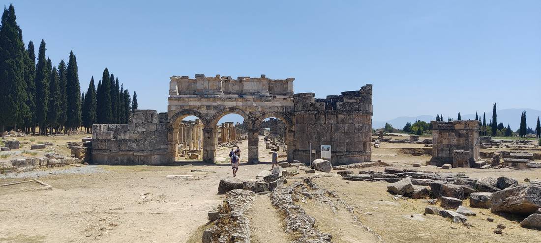 Bazilica si baile romane | interior in Hierapolis | Hierapolis Pamukkale |