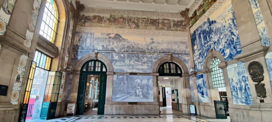 Gara Sao Bento Porto | cea mai frumoasa gara din Europa | azulejos Porto |