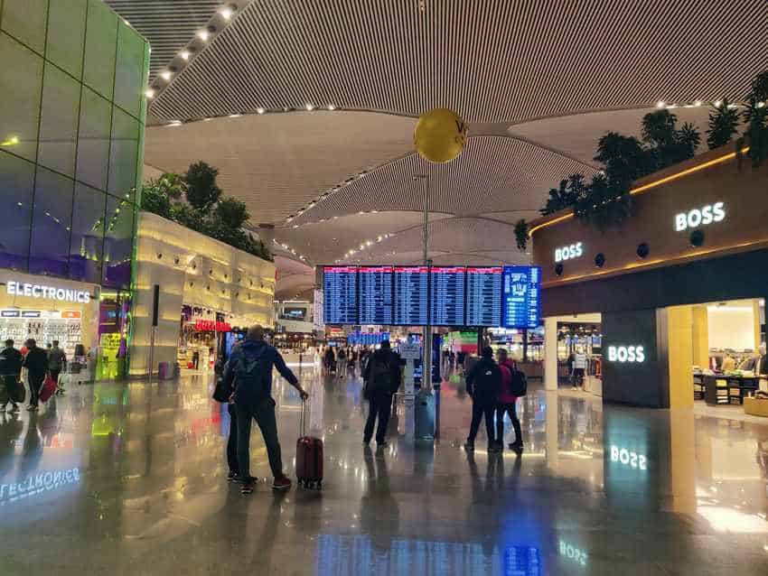 aeroport Istanbul | viziteaza Istanbul | foto Calatorul Multumit |