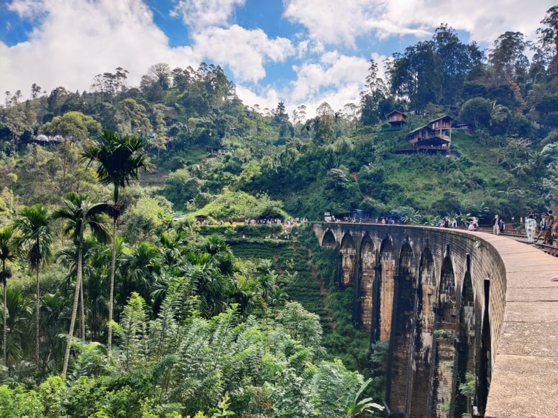 9 arches bridge | viaduct sri lanka | poduri celebre | 