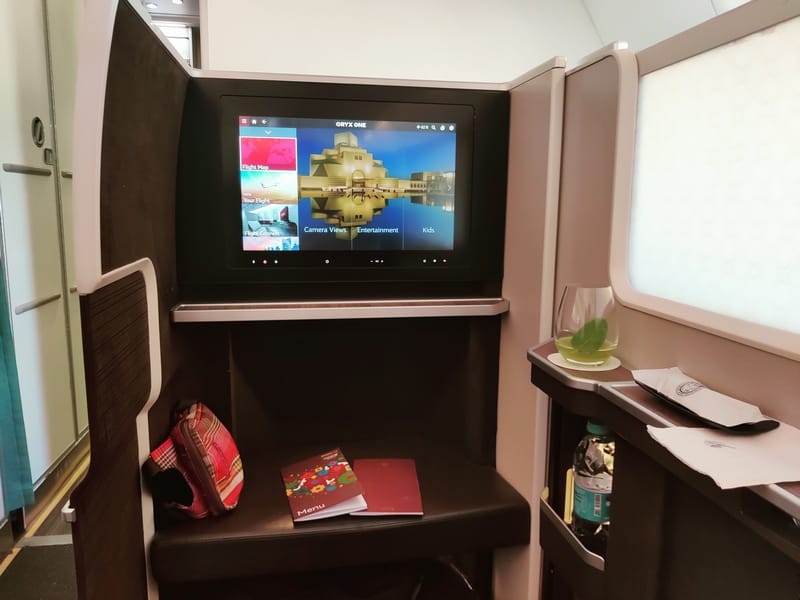 review cabina business airbus 330 300 | cabina business qatar | zbor business class Qatar Airways |