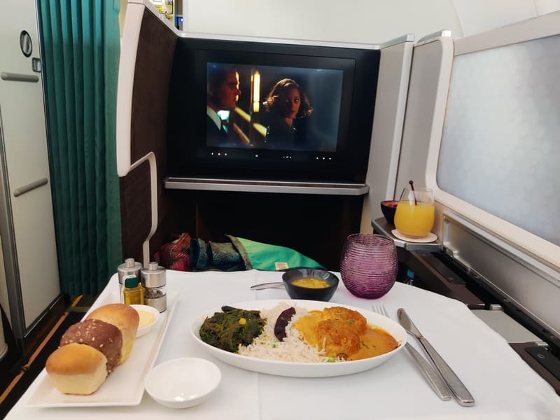 fel principal zbor Colombo-Doha | review zbor business class qatar Airbus 330 300 |