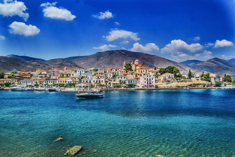 insule atena | insula spetses | spetses grecia | plaje spetses | vacanta in grecia | cele mai frumoase insule din grecia |