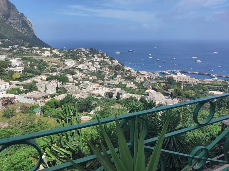 Multumit Plaje si atractii din Capri - Calatorul Multumit
